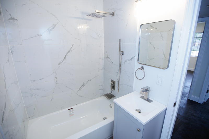 1355 W 13th St - Photo 3 of 25