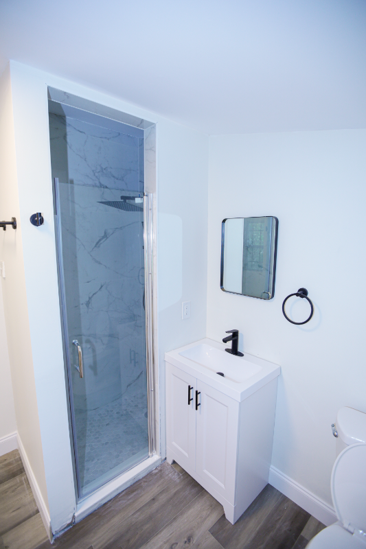 1355 W 13th St - Photo 7 of 25