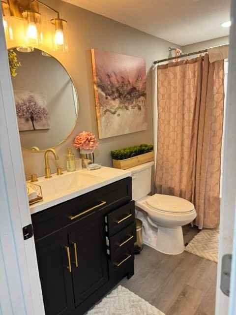 304 Maplewood Ave Ne #B - Photo 3 of 10