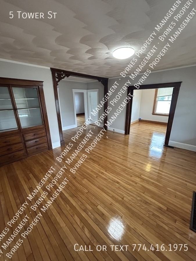 5 Tower St - Photo 2 of 16