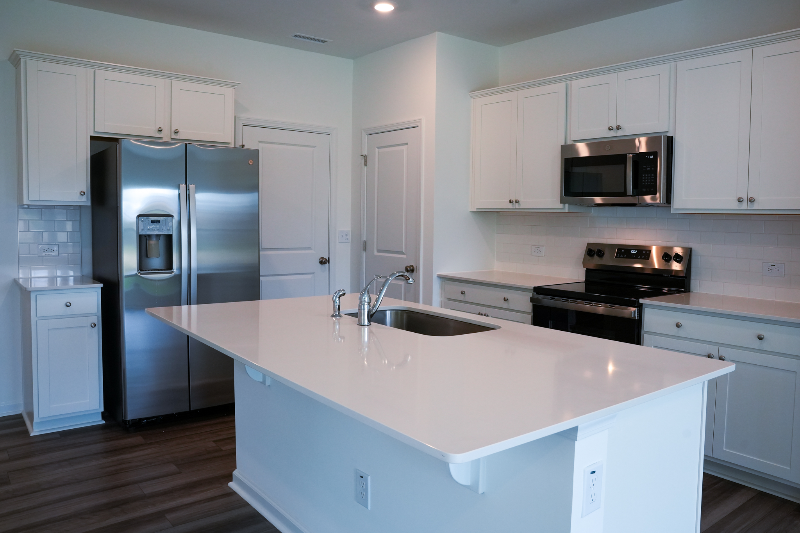 878 Pilot St - Photo 7 of 24