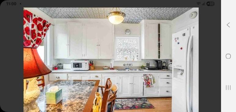 445 20th St Se - Photo 2 of 4