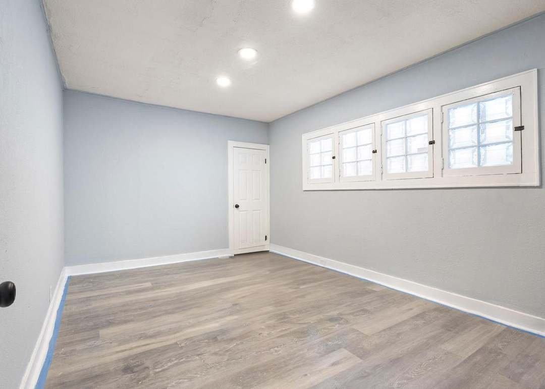 4266 W Highland Blvd - Photo 5 of 6