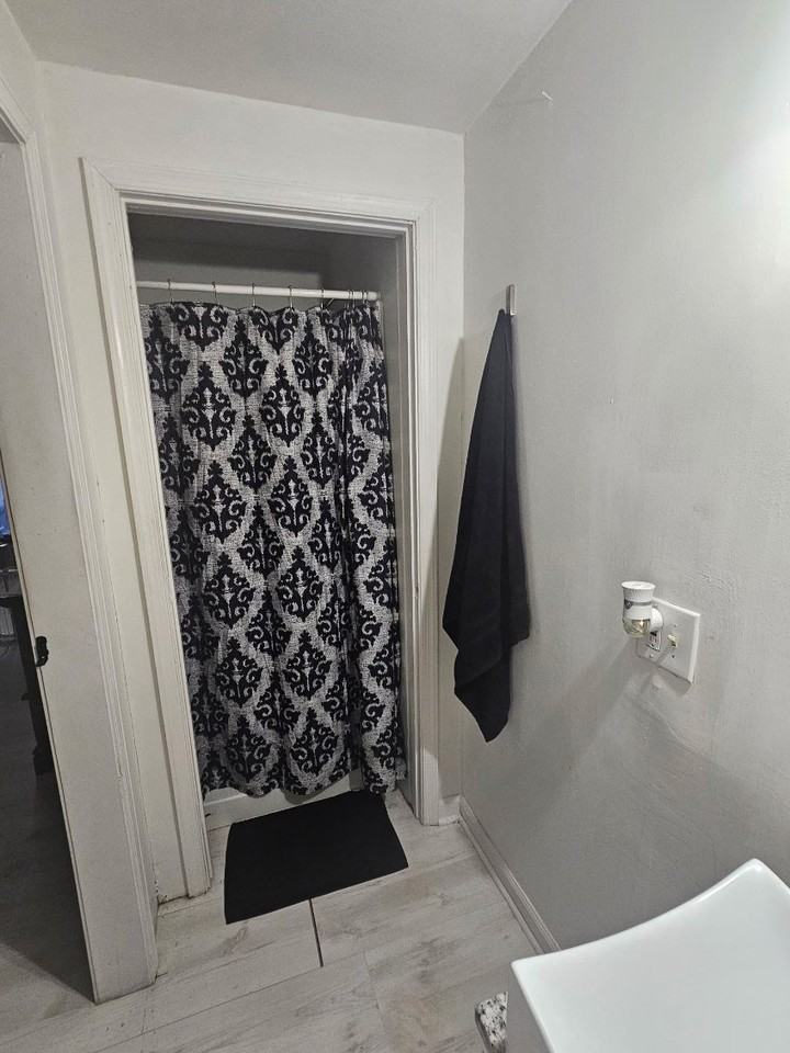 531 W King St #B - Photo 7 of 7