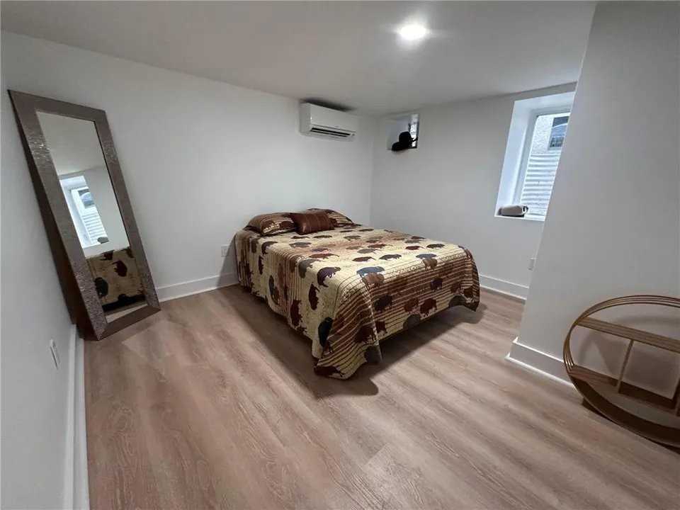 1407 Madison St Ne #1407 - Photo 3 of 7