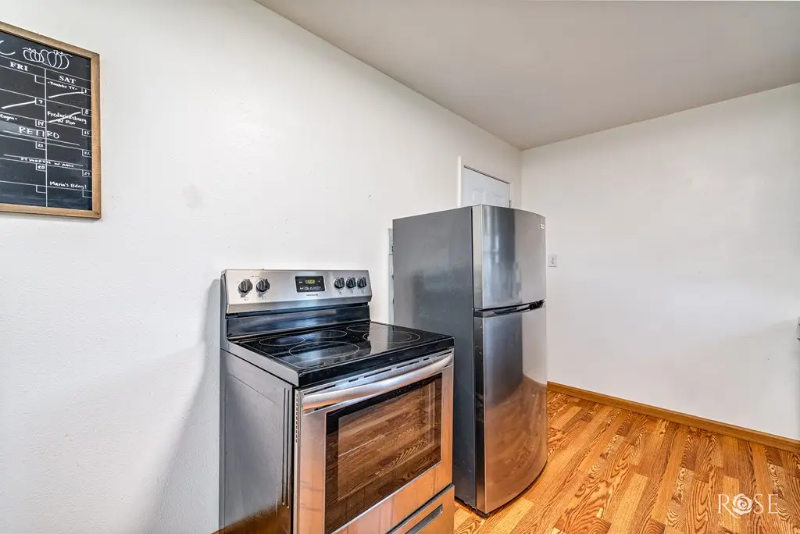 2308 North St - Photo 3 of 15