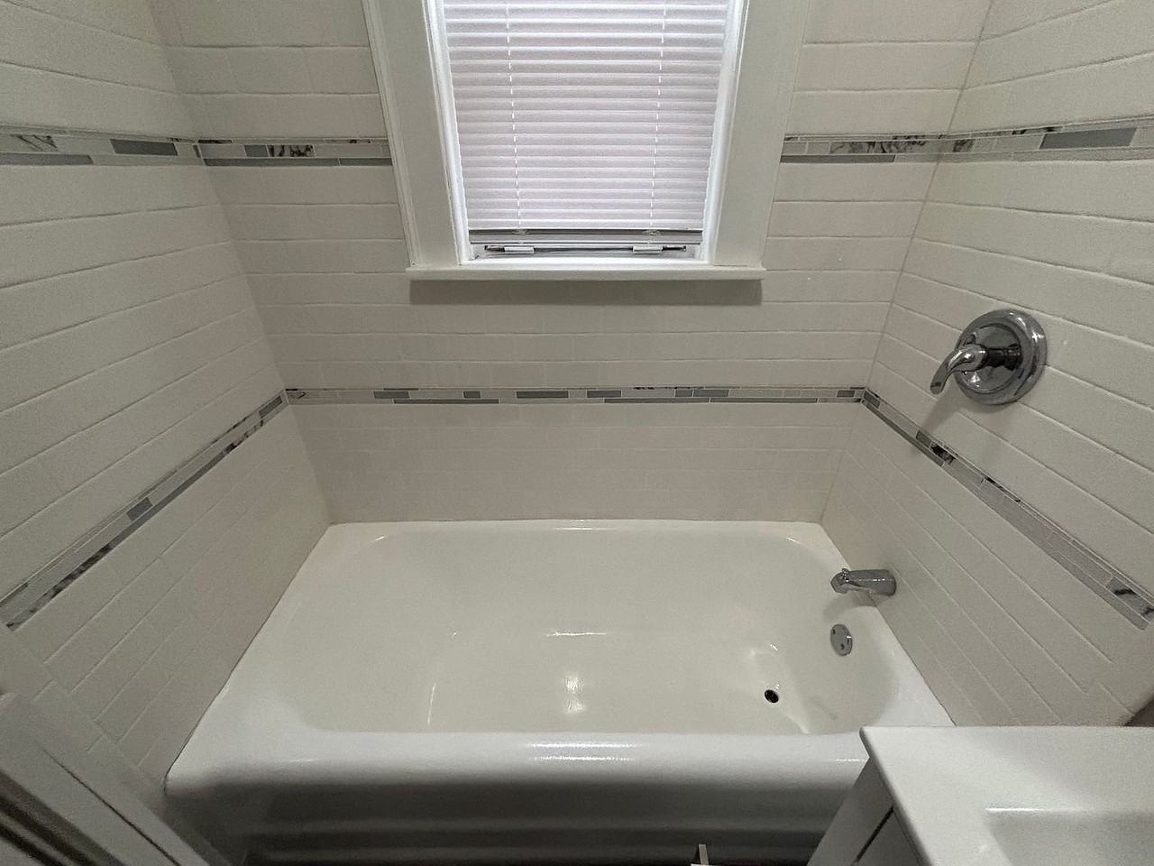 1341 Marshall St #2F - Photo 3 of 11