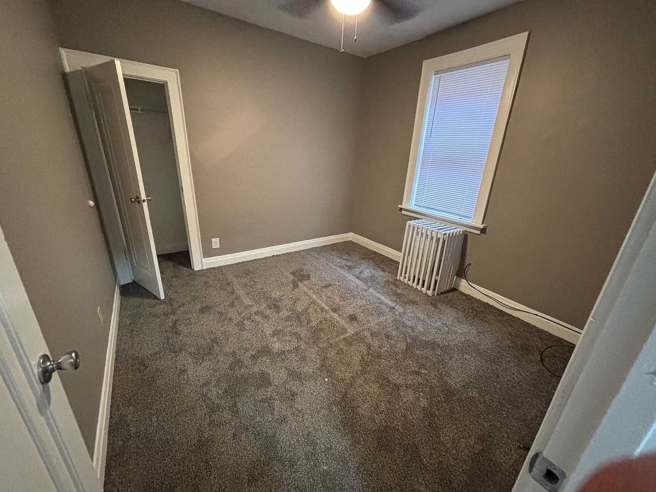 1341 Marshall St #2F - Photo 4 of 11