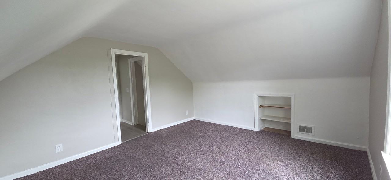 937 Elmhurst Rd - Photo 2 of 14
