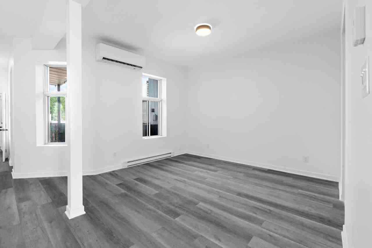 1587 Avenue du Mont-Royal Est - Photo 5 of 10