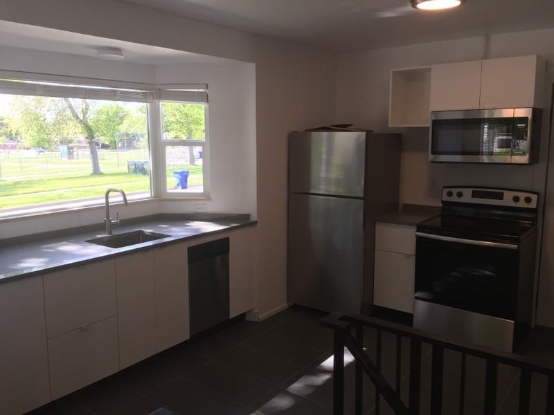 803 E Sherman Ave - Photo 4 of 18