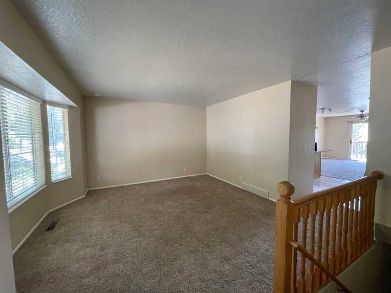 8146 S Angel St - Photo 3 of 18
