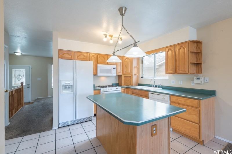 8146 S Angel St - Photo 5 of 18