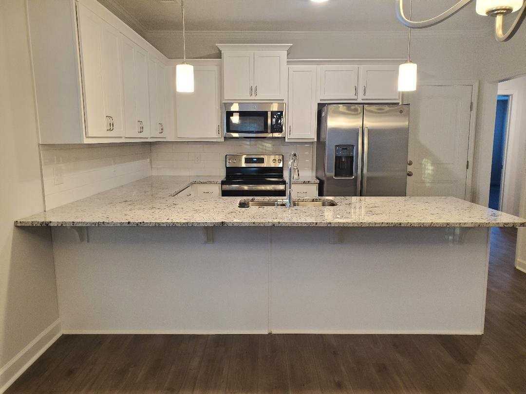 3064 Stanhope Dr - Photo 3 of 10