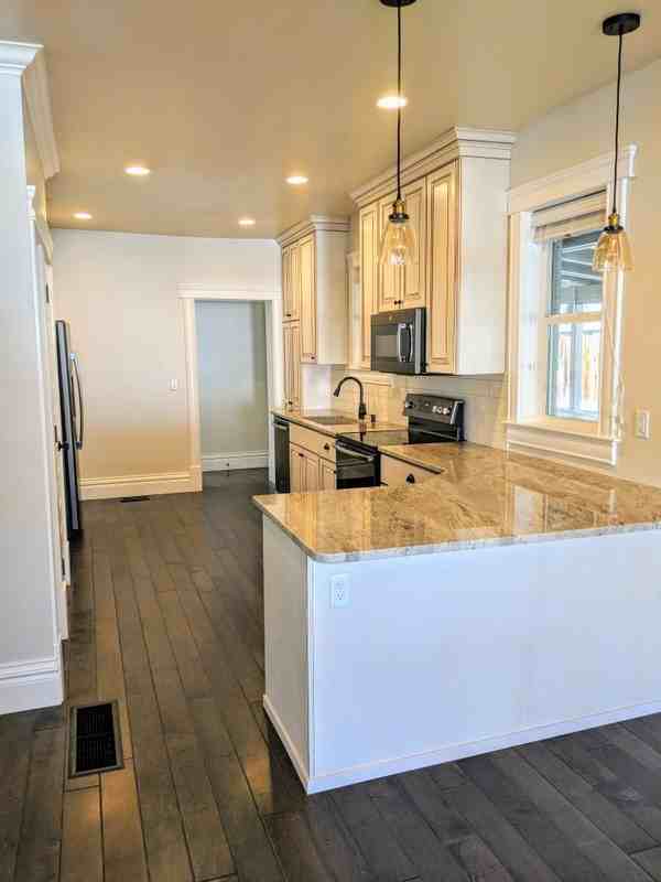 277 1/2 E St #1 - Photo 7 of 18