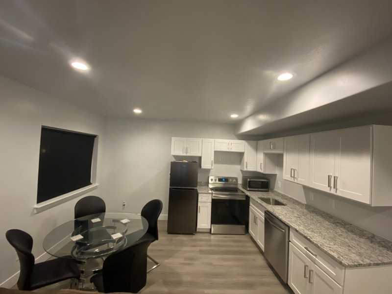 118 N Stone Gate Dr - Photo 2 of 12