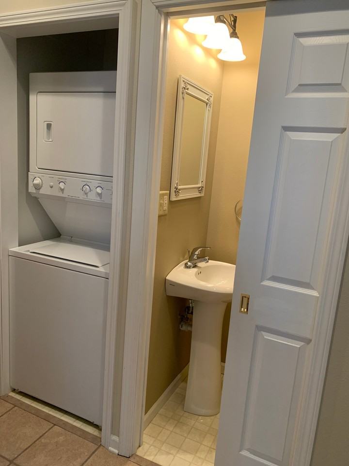 1015 Avenue C - Photo 3 of 21