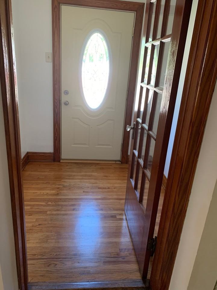 1015 Avenue C - Photo 5 of 21