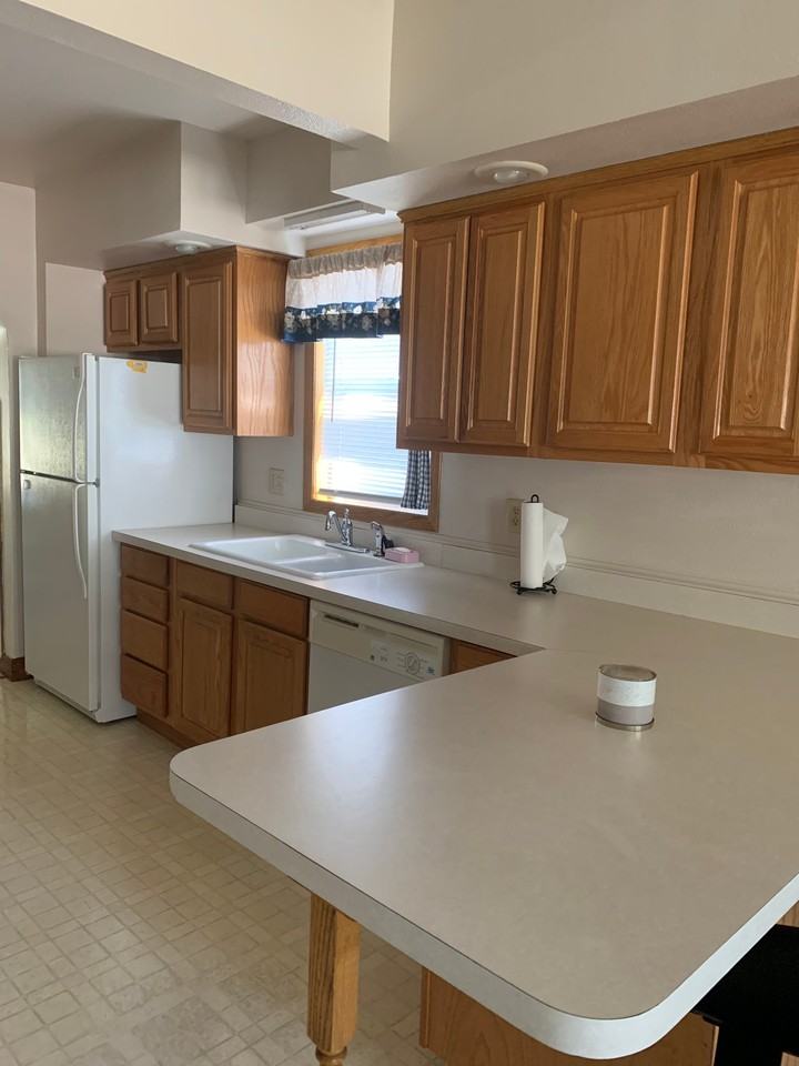 1015 Avenue C - Photo 7 of 21