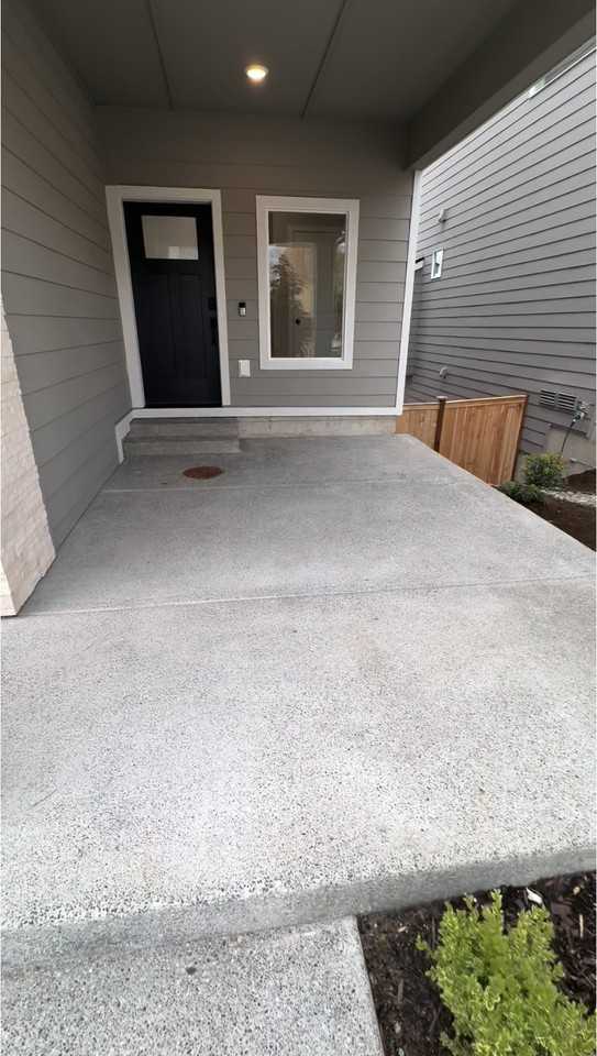 5162 86th Ave Ne - Photo 2 of 20