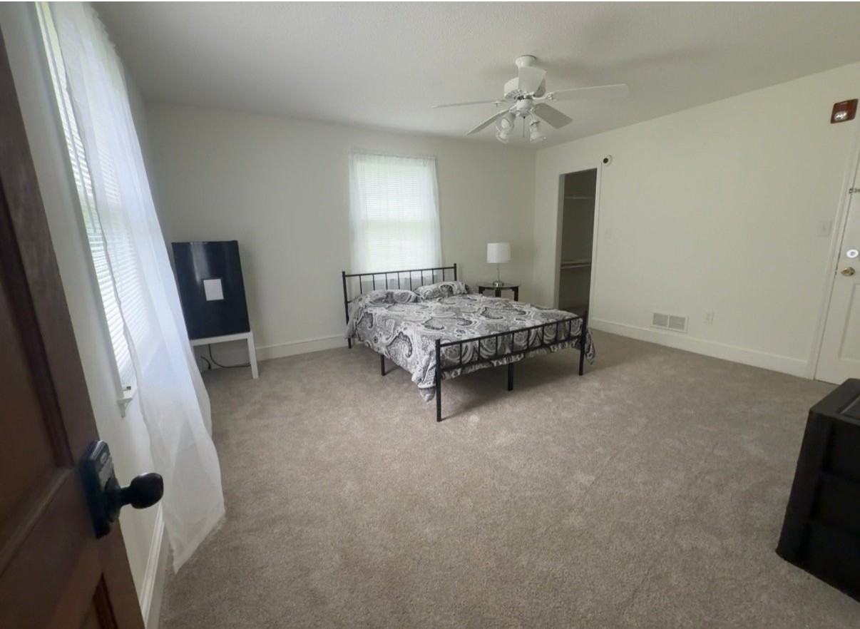 298 S Main St - Photo 7 of 10