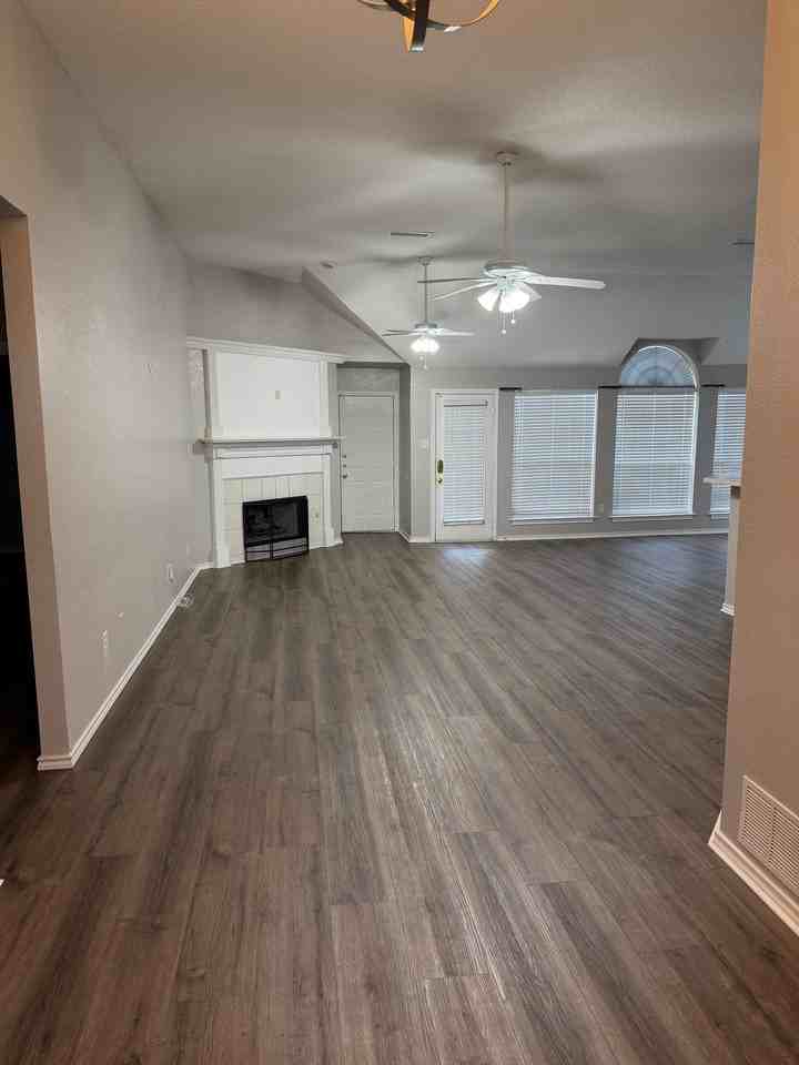 7932 Hill Country Ln - Photo 2 of 9