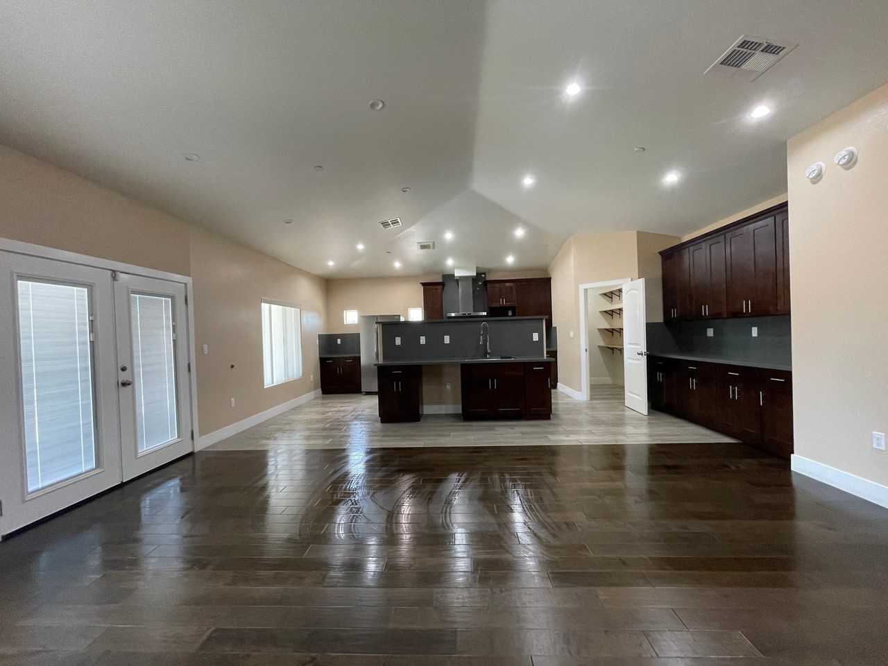 17515 Live Oak St #1 - Photo 4 of 20