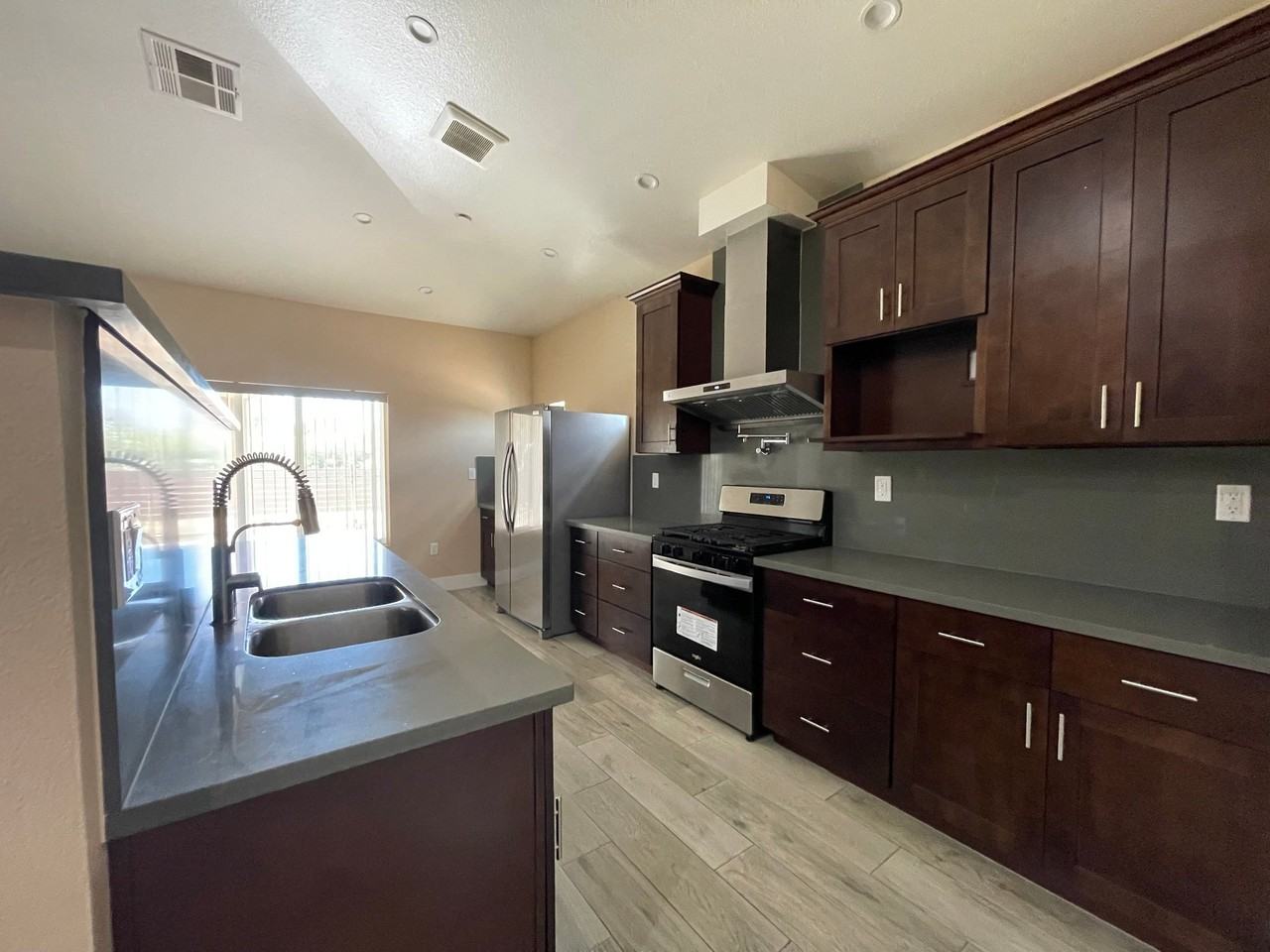 17515 Live Oak St #1 - Photo 5 of 20