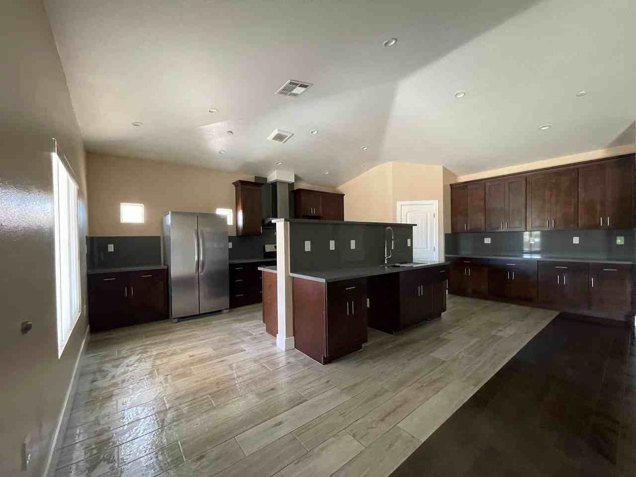 17515 Live Oak St #1 - Photo 6 of 20
