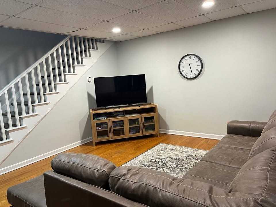 258 Probasco St - Photo 4 of 9