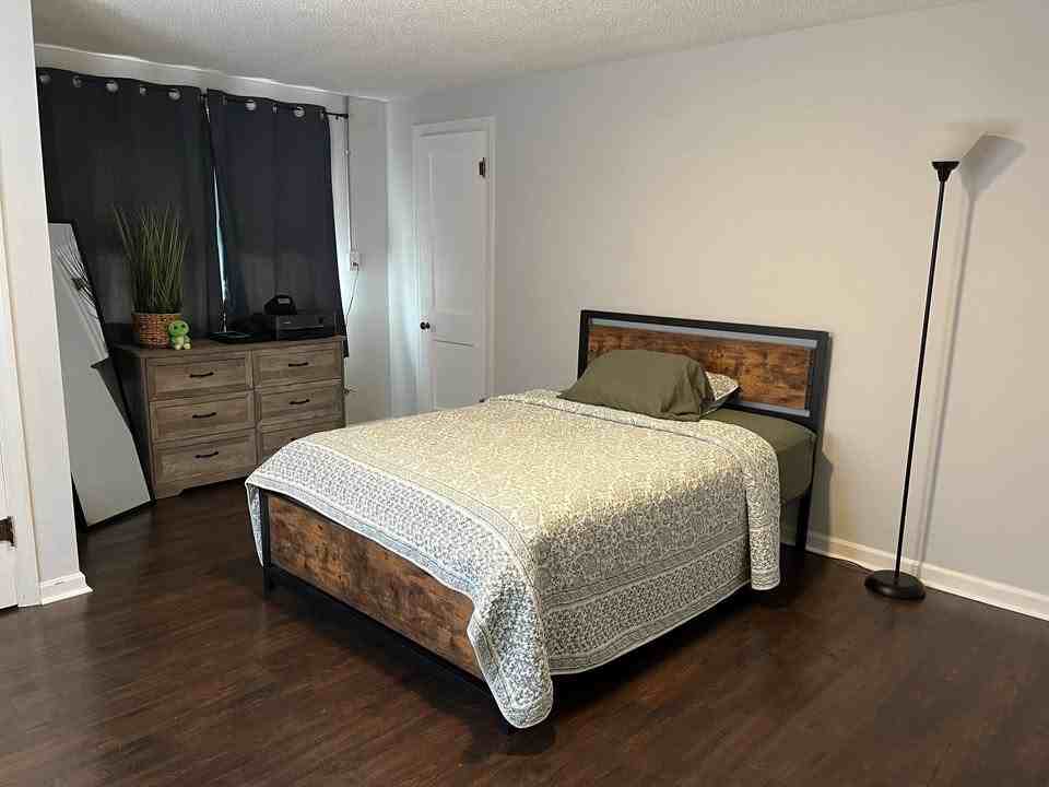 258 Probasco St - Photo 7 of 9