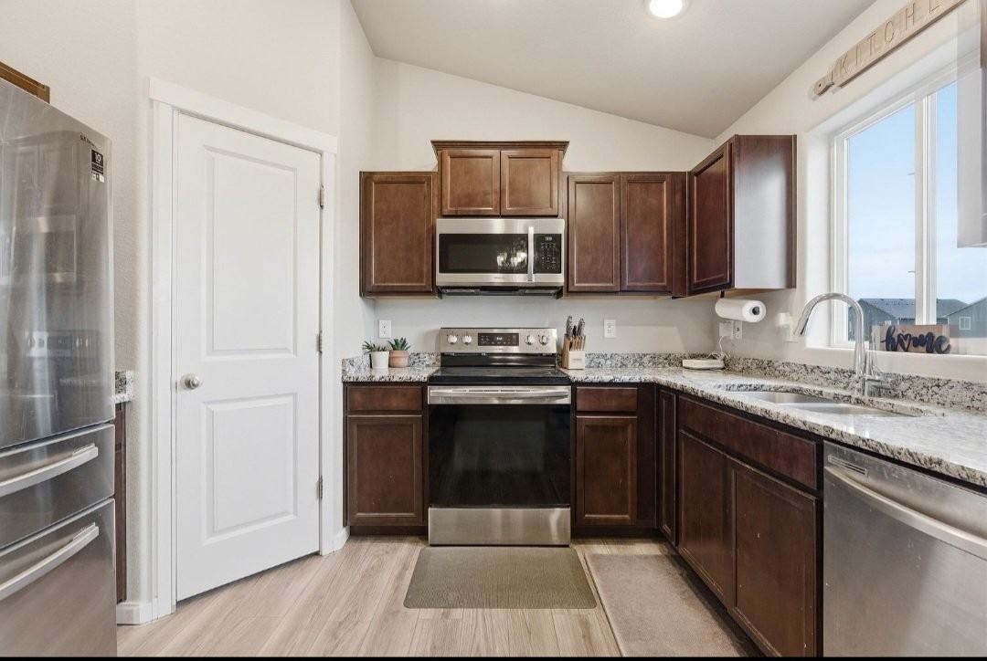 10528 Kalama Dr - Photo 5 of 14