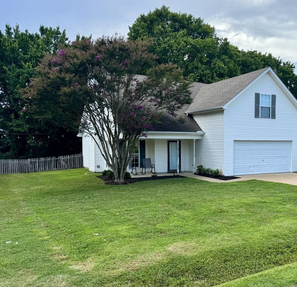2207 Joann Dr - Photo 2 of 4