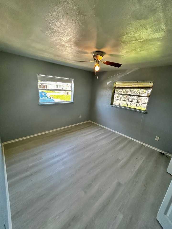 803 Pine St - Photo 6 of 10