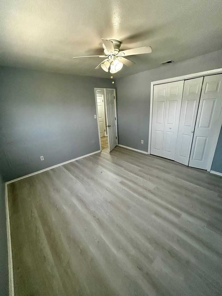 803 Pine St - Photo 7 of 10