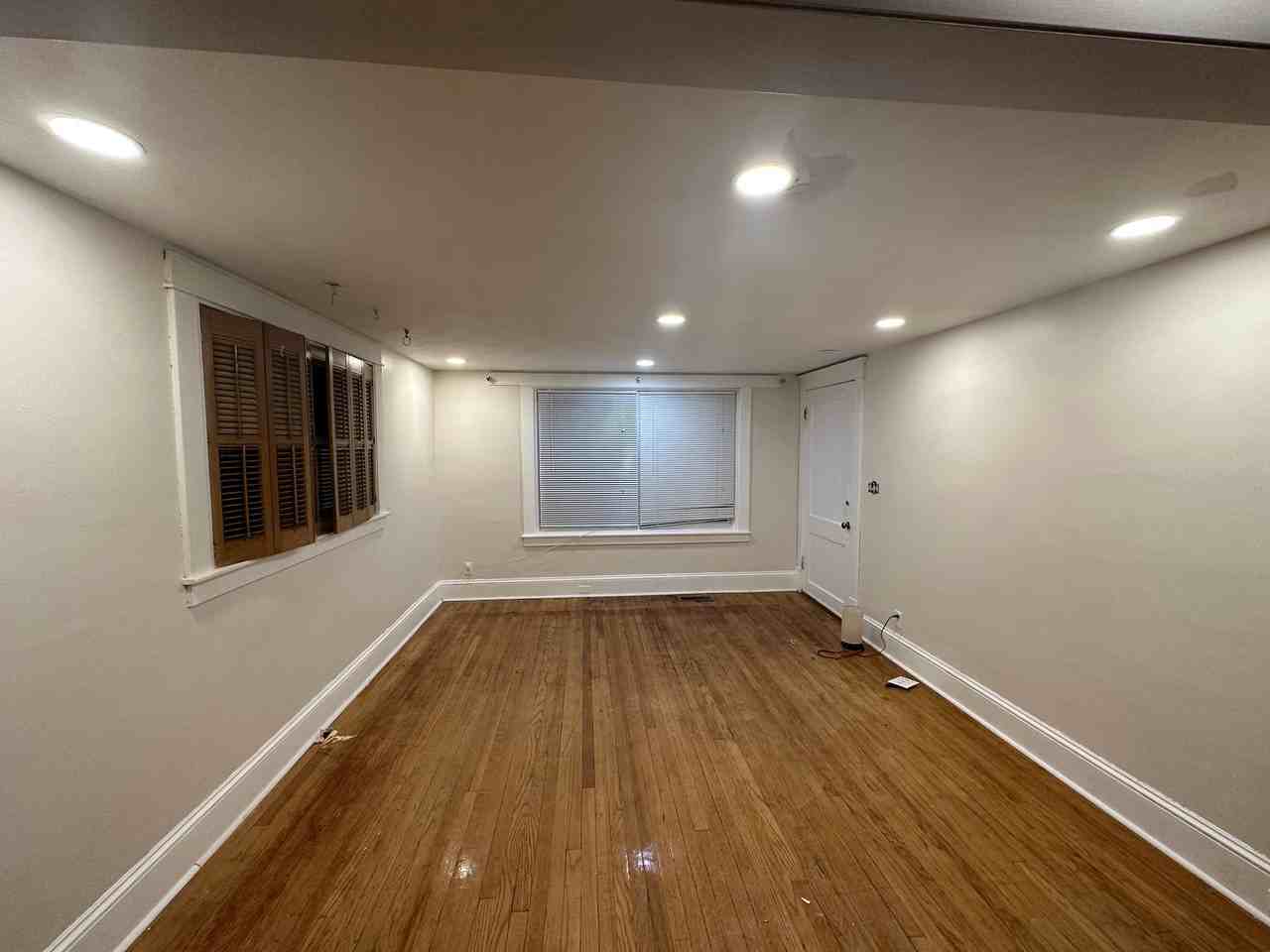 16 Adams St #1R - Photo 3 of 5