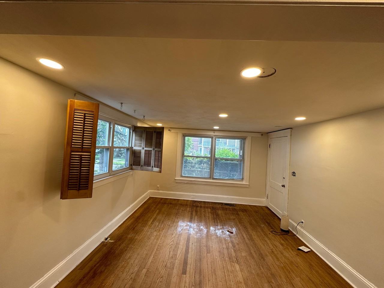 16 Adams St #1R - Photo 4 of 5