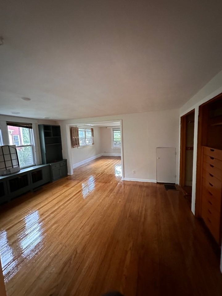 16 Adams St #1R - Photo 5 of 5