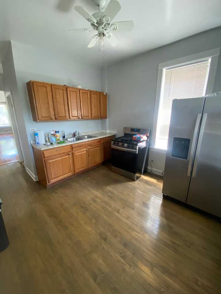 2326 N Sacramento Ave #1 - Photo 5 of 12