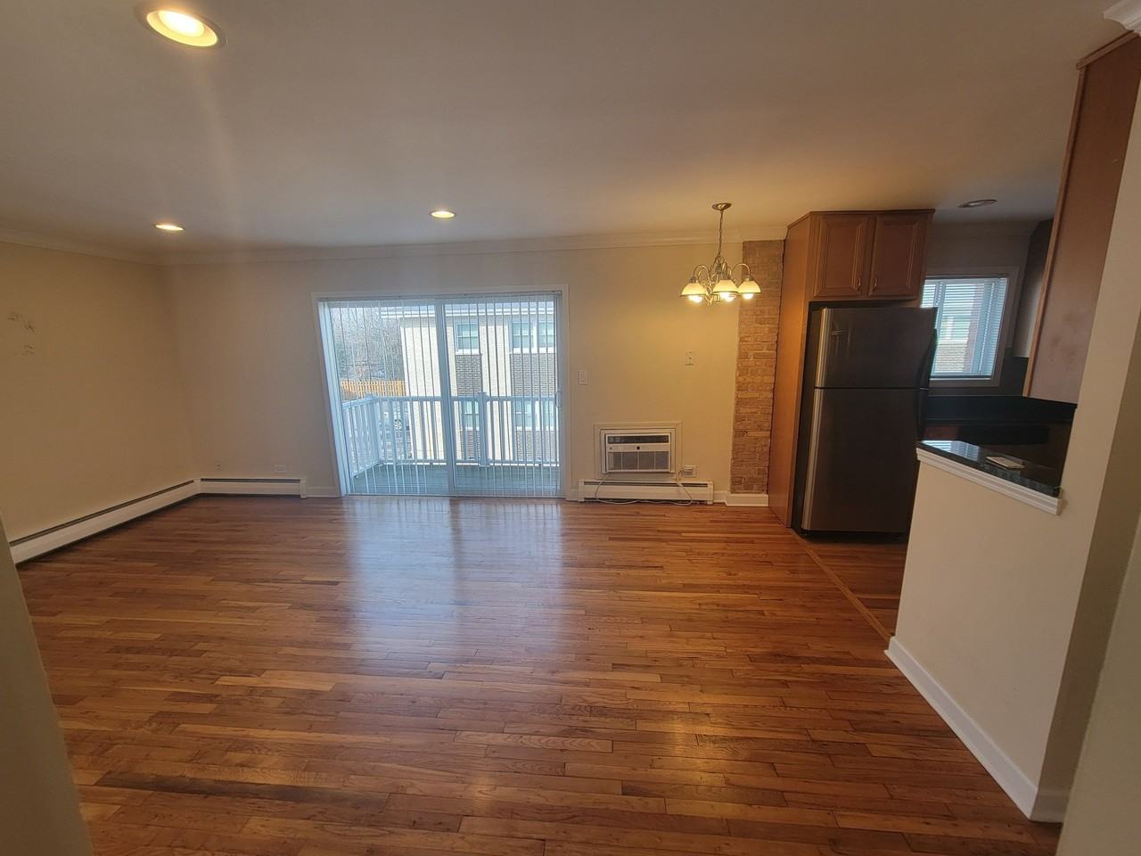 5142 Fairview Ave #8 - Photo 2 of 7
