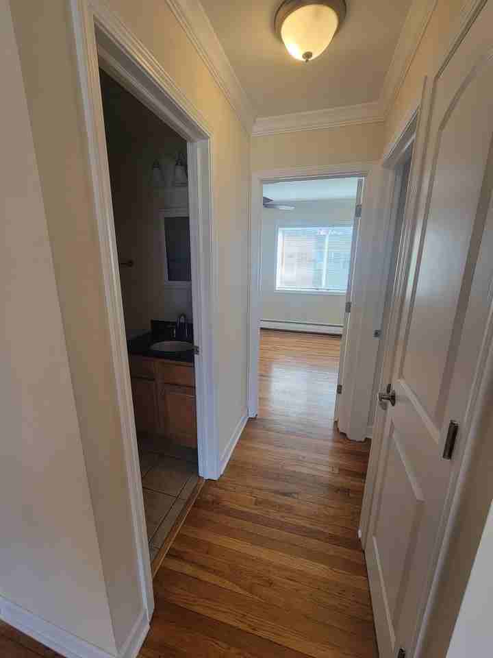 5142 Fairview Ave #8 - Photo 5 of 7