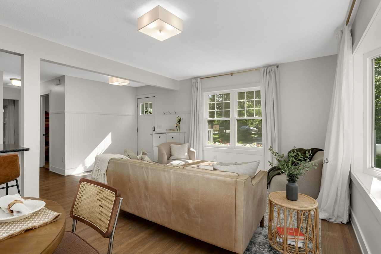 1385 Arbor St - Photo 4 of 29