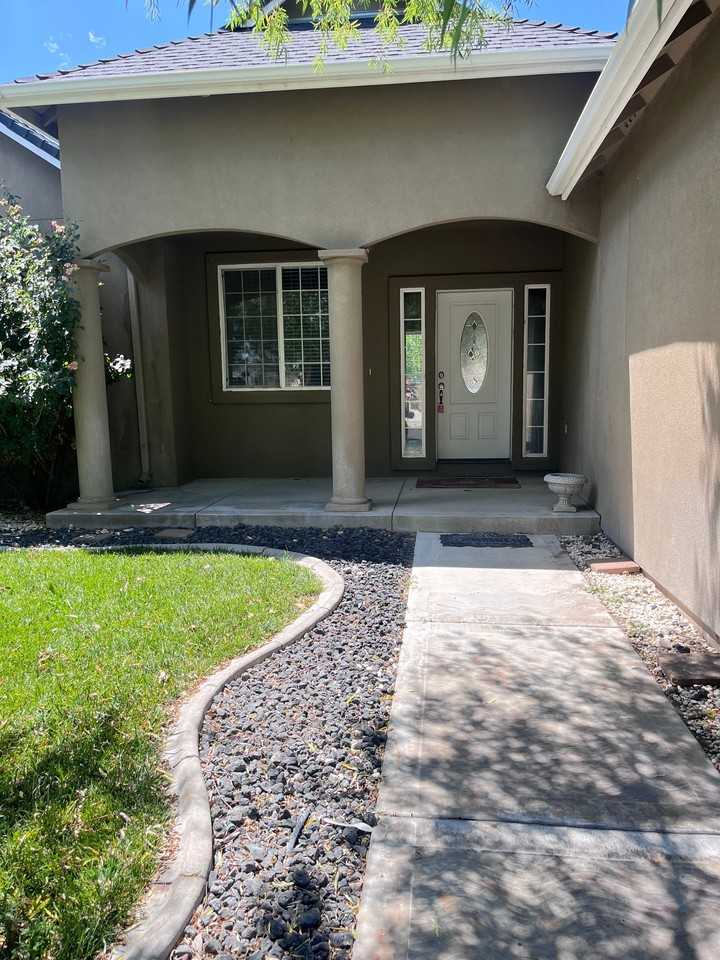 103 Desert Lakes Dr - Photo 2 of 3