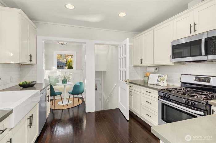 716 N 96th St - Photo 2 of 12