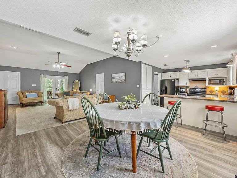 121 Haby Dr - Photo 3 of 12