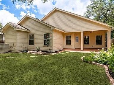 1514 Mooreshill Dr - Photo 3 of 19