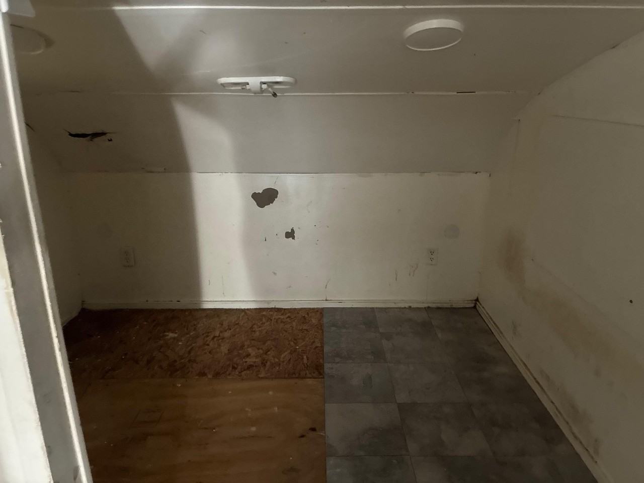 27881 New York St - Photo 6 of 7