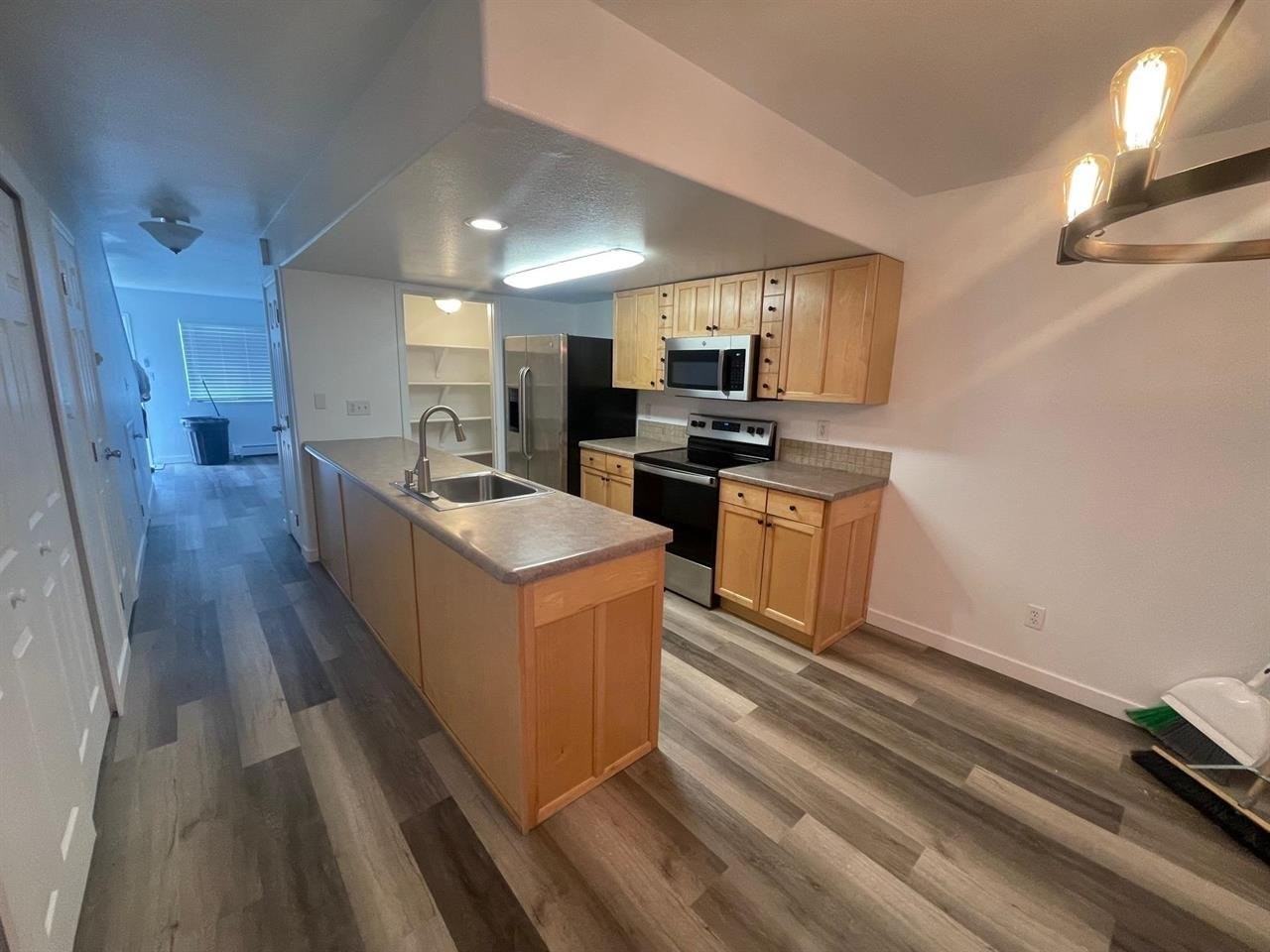 254 Beacon Ct #5 - Photo 3 of 19