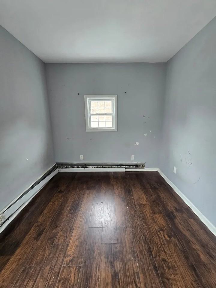 216 3rd St #3B - Photo 2 of 5