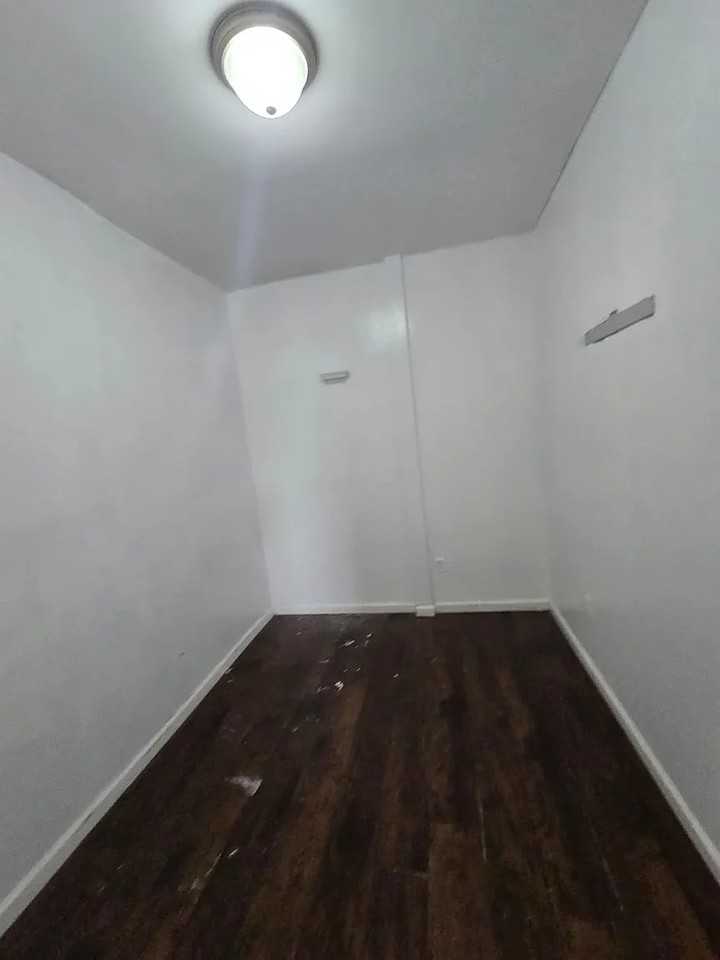 216 3rd St #3B - Photo 4 of 5